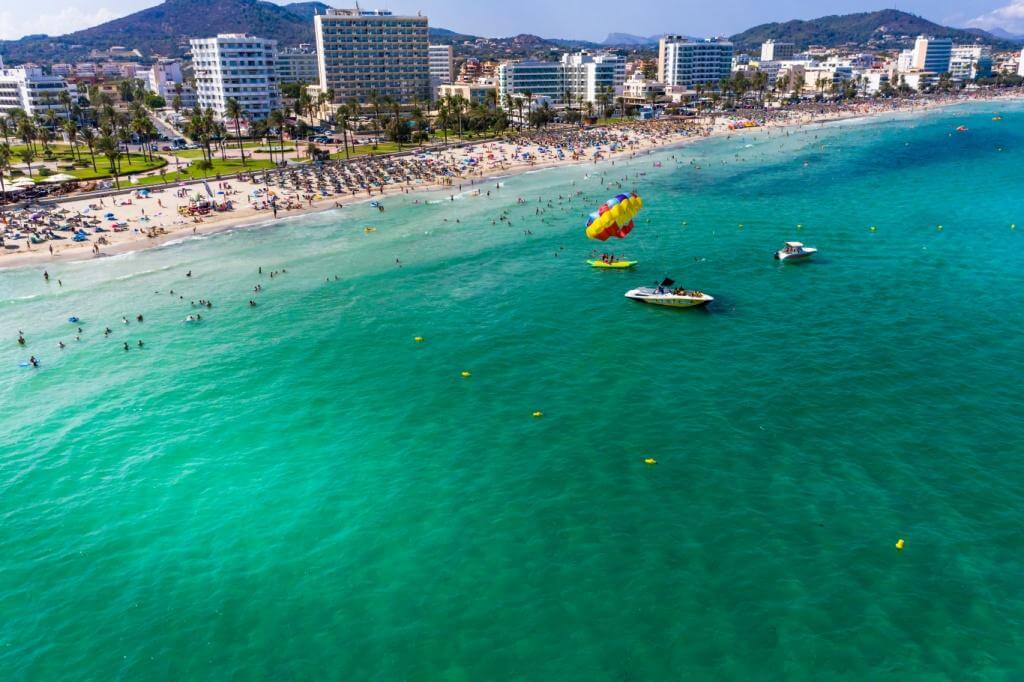 Schöner Strand bei Cala Millor auf Mallorca