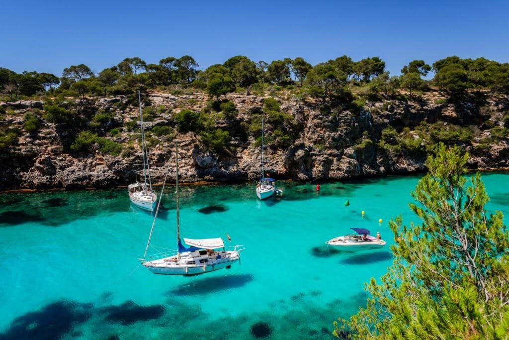 Cala Pi Mallorca - Kleine Bucht mit Steilküste und Traumstrand